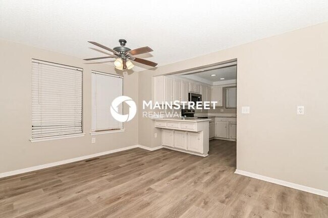 Building Photo - 4 Bedroom Pet-Friendly Home in Oklahoma City, OK with Main Street Renewal