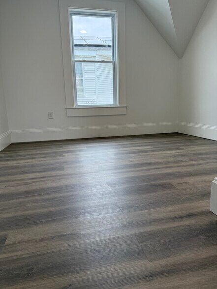 Building Photo - 70 Arlington St