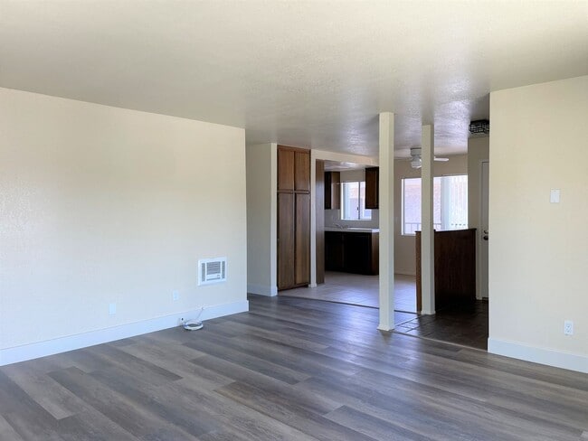 Building Photo - Open and Spacious 2 Bedroom, 1 Bathroom Apartment in San Pedro