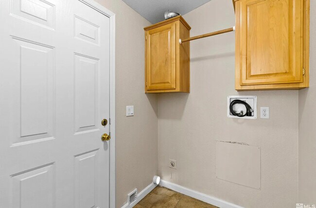 Building Photo - 101 Platinum Pointe Way