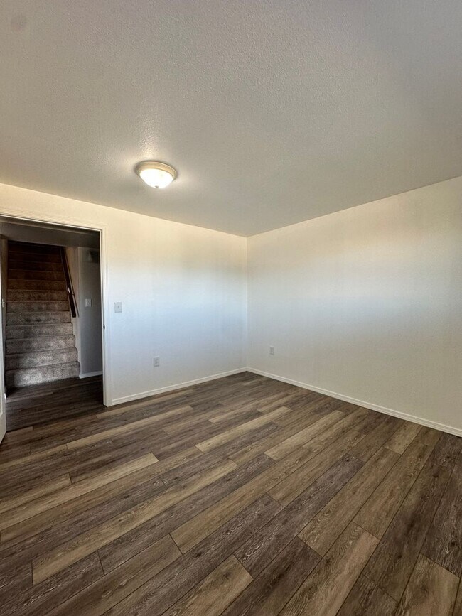 Building Photo - 1826 Rocklund Dr