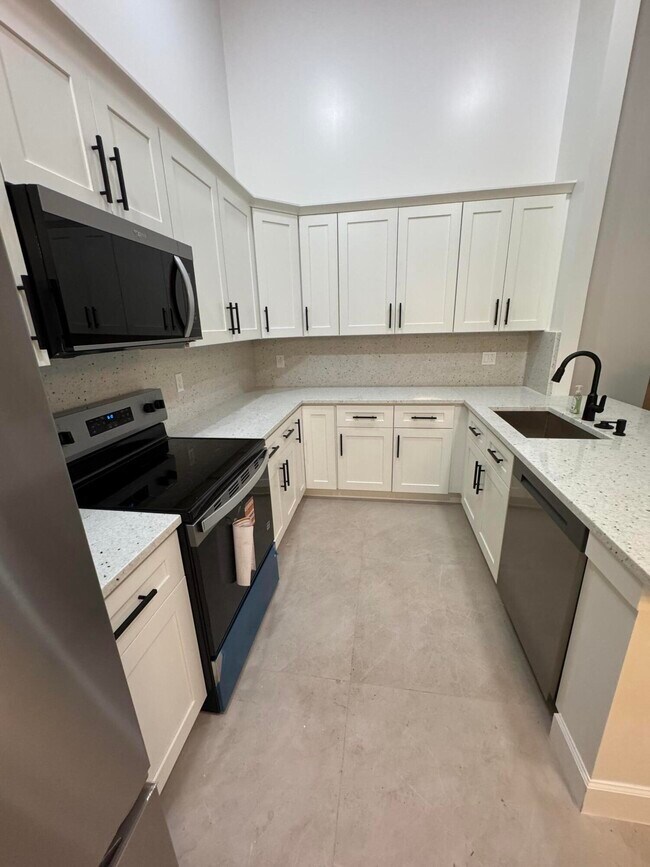 Building Photo - 1148 Summit Trail Cir