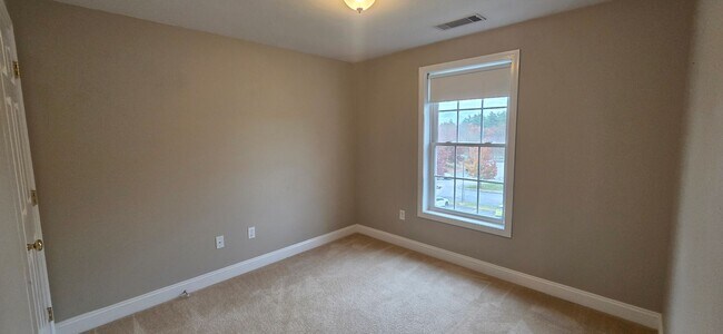 Building Photo - PENDING - 2 Bedroom 2 Bath Unit-Available Now!