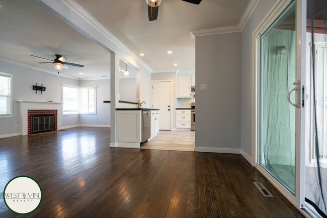 Building Photo - Gorgeous Single Story Home w/ Expansive Ba...