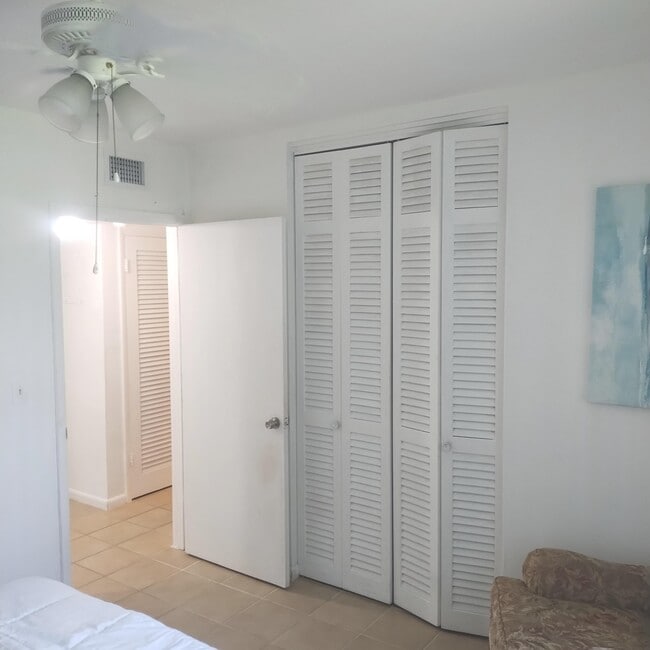 Building Photo - 2700 Banyan Rd
