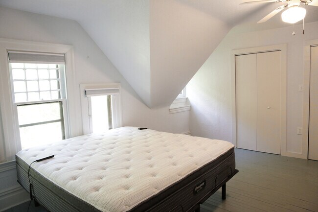 3rd floor master bedroom - 403 West St