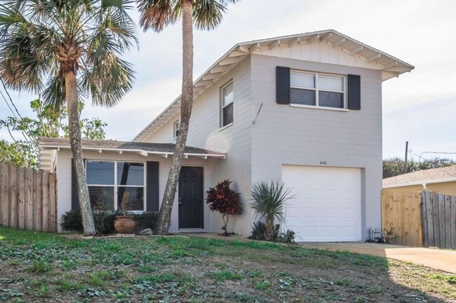 Building Photo - WONDEFUL BEACHSIDE POOL HOME - POOL CARE & LAWN CARE INCLUDED