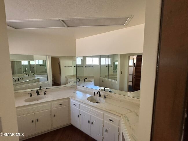 Building Photo - 381 Laguna Terrace