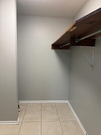 Building Photo - 3960 Bradford Ct