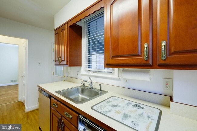 Building Photo - 5408 20th Ave