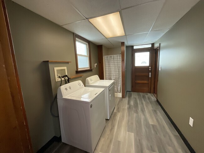 Building Photo - 727 N Pitt St