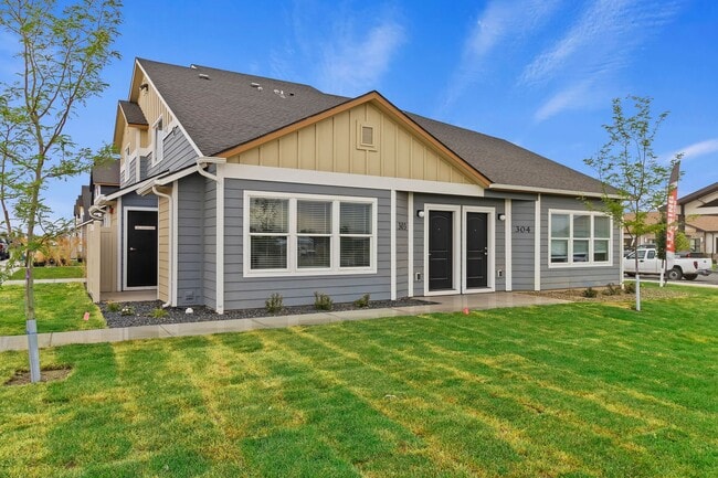 Building Photo - Vivienne Townhomes