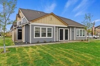 Building Photo - Vivienne Townhomes