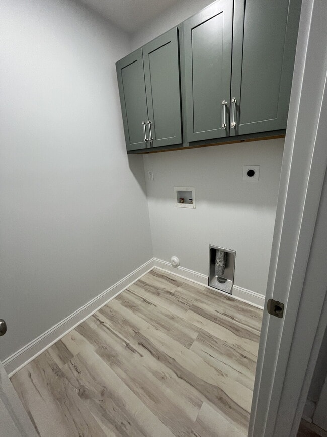 Building Photo - New Built Home 3-Bedroom Kernersville Home with Granite Touches and 2 Full Baths!"