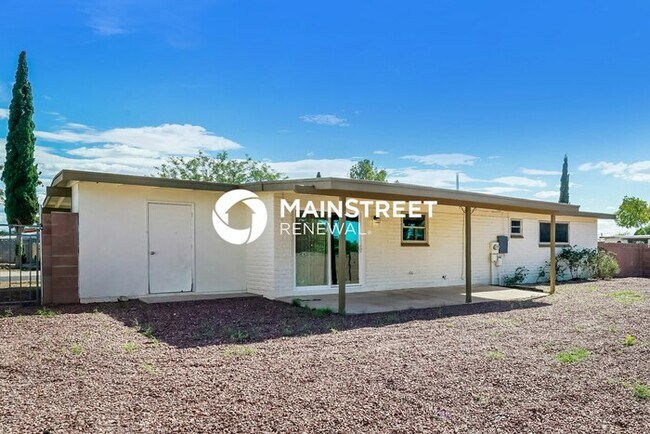 Building Photo - 3 Bedroom Pet-Friendly Home in Tucson, AZ ...