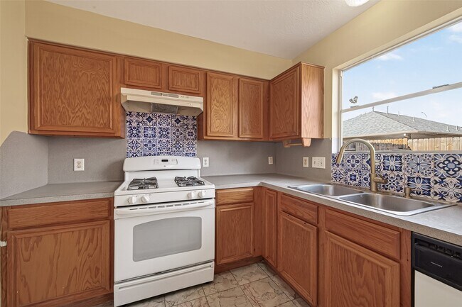 Building Photo - 8814 Sage Pl Dr