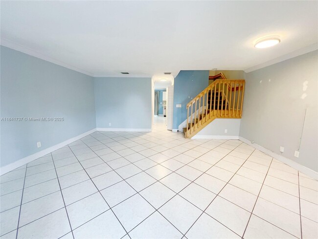 Building Photo - 5565 SW 43rd St