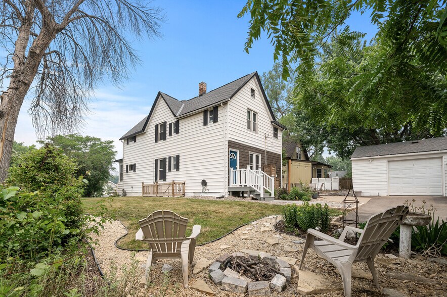 Building Photo - 422 Lawson Ave W