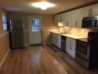 Building Photo - Walk-Out Basement 2 Bed in Golden – All Ut...