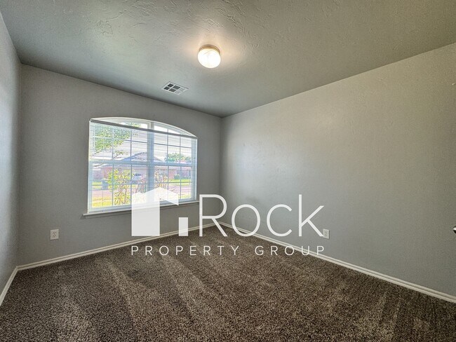 Building Photo - 3 Bedroom Home in Piedmont with ALL APPLIA...