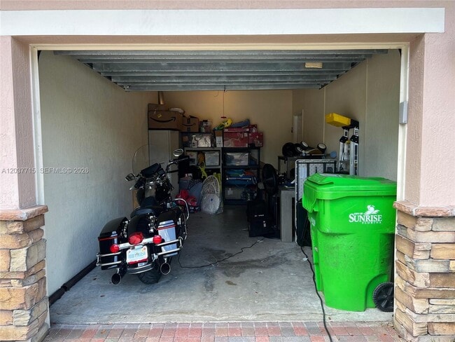 Building Photo - 280 Las Brisas Cir