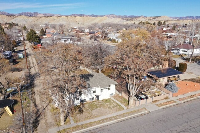 Building Photo - CS- 700 N Duplex