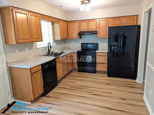 Building Photo - 7 Albert Ct