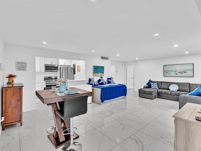 Building Photo - 5100 Dupont Blvd