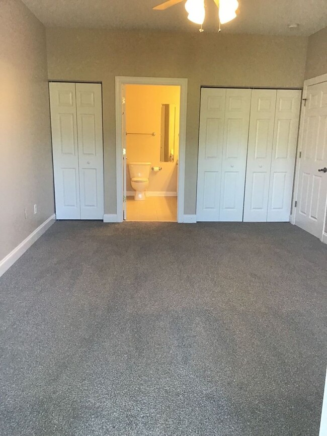 Building Photo - Spacious 2 Bedroom Condo in World Tour