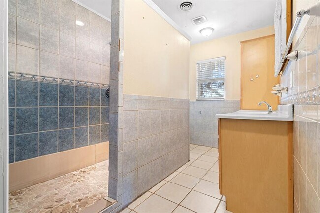 Building Photo - 24242 Cortez Blvd