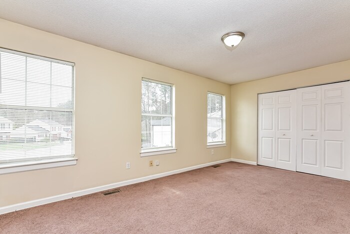 Building Photo - 5443 Northcut Dr