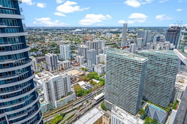 Building Photo - 1300 S Miami Ave