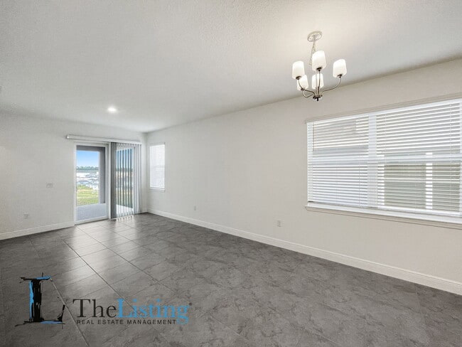 Building Photo - 2016 Sunshine Peak Dr