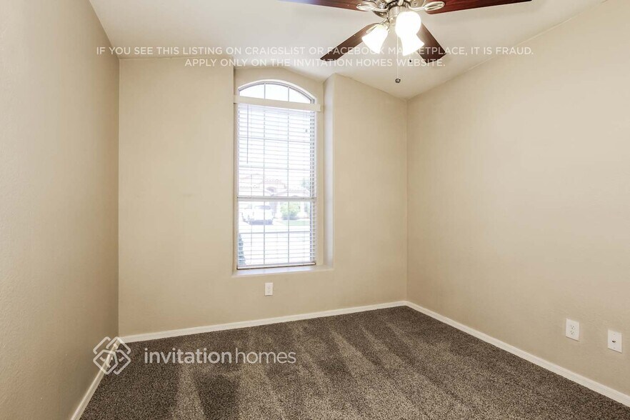 Building Photo - 12537 W Cambridge Ave