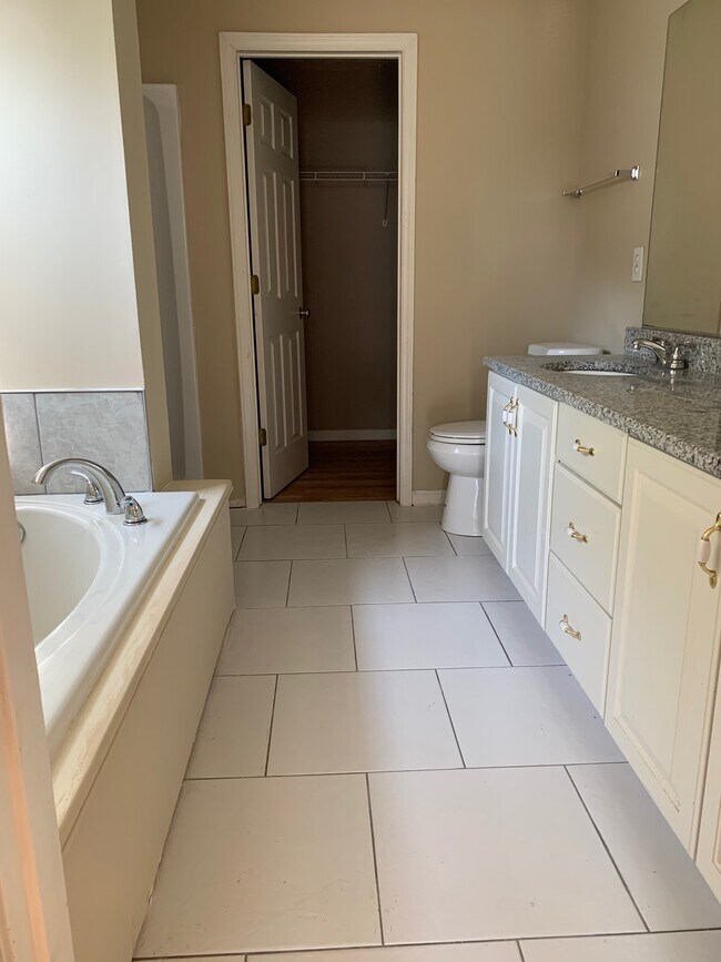 Building Photo - 8530 Guerro Ct