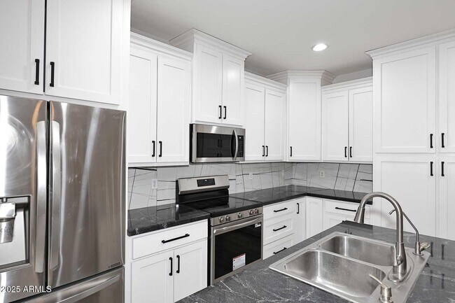 Building Photo - 18443 W Paseo Way