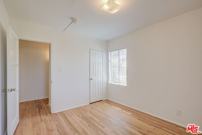 Building Photo - 2710 Bellevue Ave