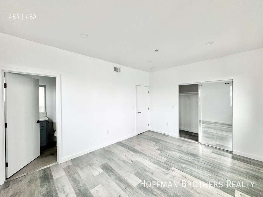 Building Photo - 156 N Mariposa Ave