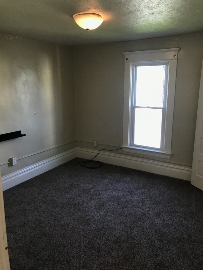 Building Photo - 3 Bed 1.5 Bath Single Family Home for Rent in Butler, PA