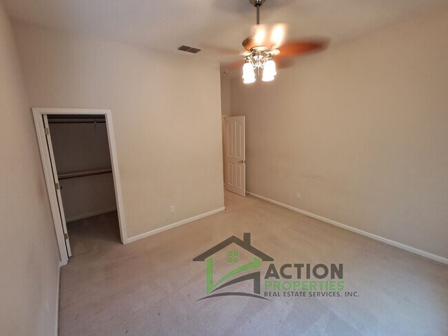 Building Photo - 400 Dumas Ct