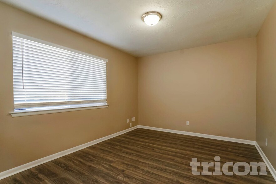 Building Photo - 5208 Territorial Rd NW