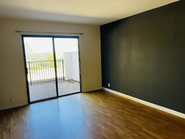 Building Photo - 3036 Avenida Christina