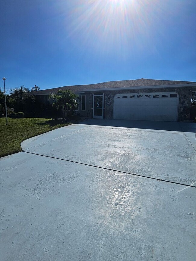 Building Photo - 18810 Ashcroft Cir