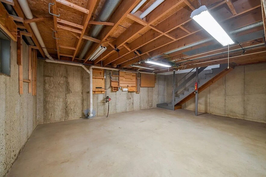 Building Photo - 2264 Briarhill Dr