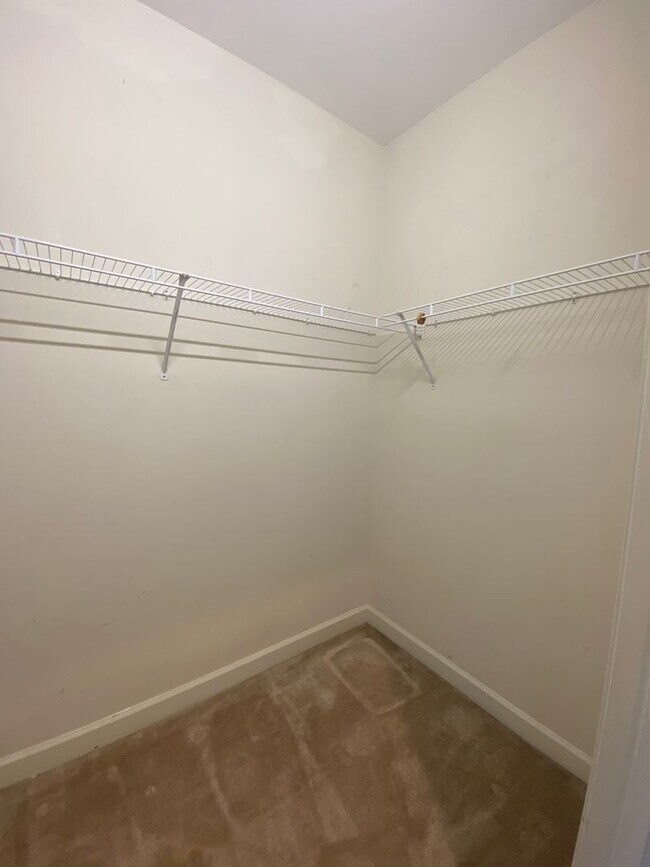 Building Photo - Bellingham Park Beauty