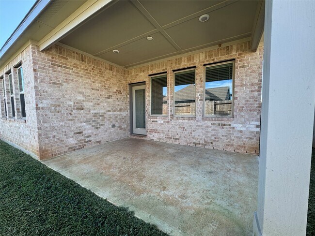 Building Photo - 31138 Myers Hvn Ln