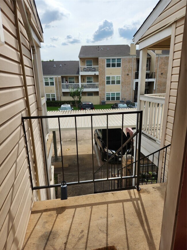 Building Photo - 2750 Holly Hall St