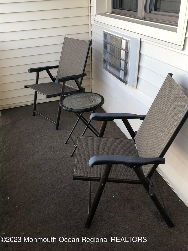 Building Photo - 6 Wharfside Dr