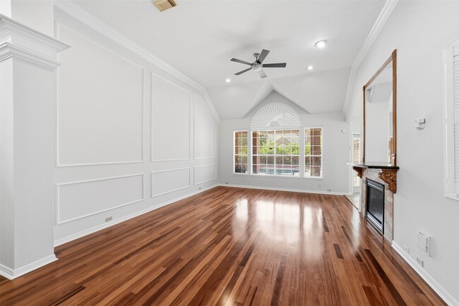 Building Photo - 4003 Bountiful Crest Ln