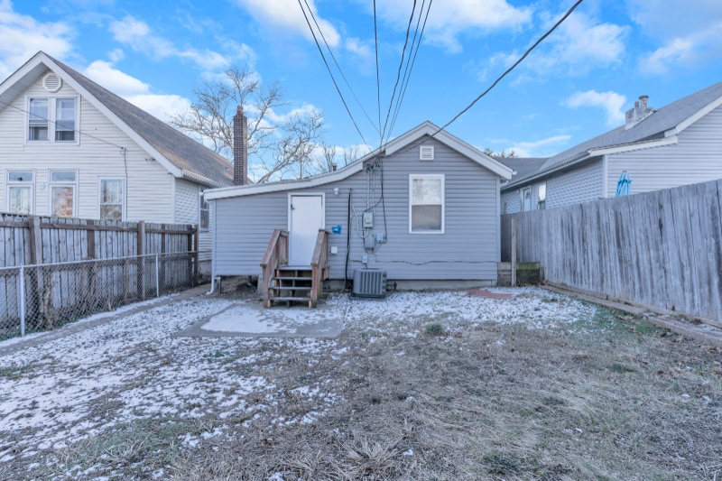 Building Photo - 3933 Walsh St